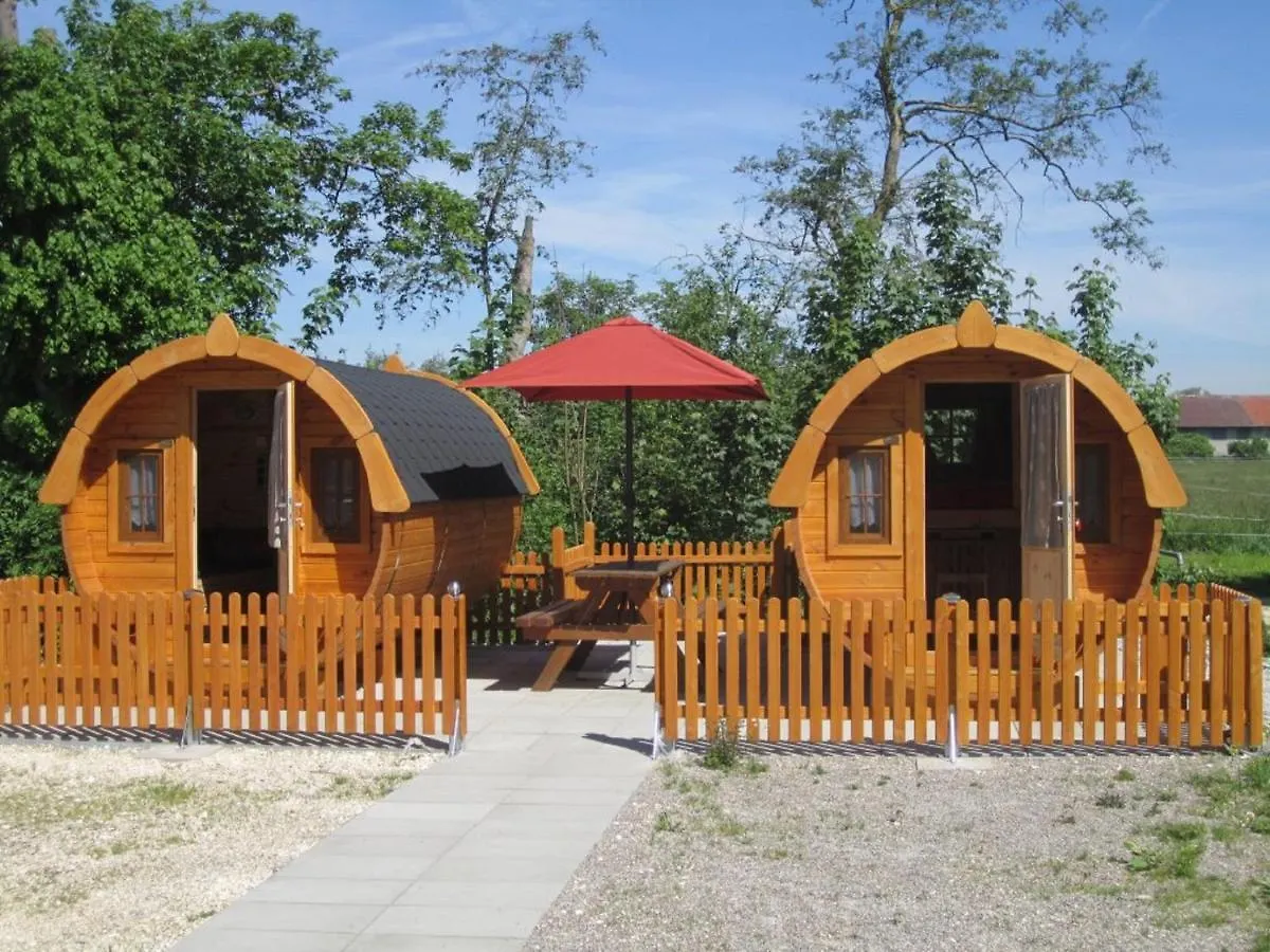 Schlaffass-Camping Gutshof Donauried Günzburg 0*,  Germania